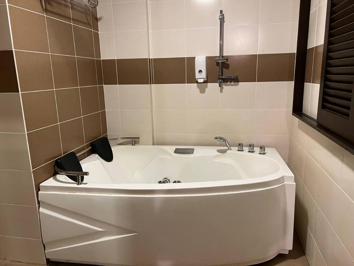 Homestay Melaka B Lagoon Studio Apartment Free Waterpark Tickets Kampong Bukit Beruang Eksteriør billede
